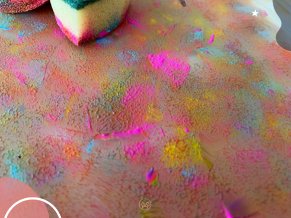 jarne-obrazky-s-vatovymi-tycinkami-rozotrieme-farby-hubkou